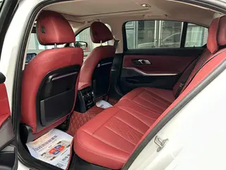 BMW 3 Series 2022 325Li M Conjunto deportivo interior foto 8 BMW 3 Series 2022 325Li M Conjunto deportivo interior foto 8
