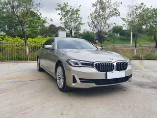 BMW 5 Series 2022 Segundo cambio 530Li Tipo de lujo Traje de lujo exterior foto 3 BMW 5 Series 2022 Segundo cambio 530Li Tipo de lujo Traje de lujo exterior foto 3