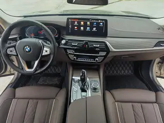BMW 5 Series 2022 Segundo cambio 530Li Tipo de lujo Traje de lujo interior foto 13 BMW 5 Series 2022 Segundo cambio 530Li Tipo de lujo Traje de lujo interior foto 13