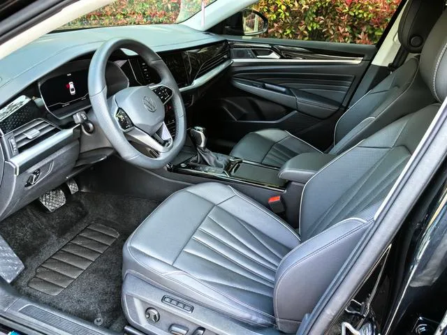 Volkswagen Passat 2024 380TSI Star Elite Edition exterior photo 4