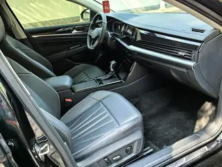 Volkswagen Passat 2024 380TSI Star Elite Edition interior photo 7