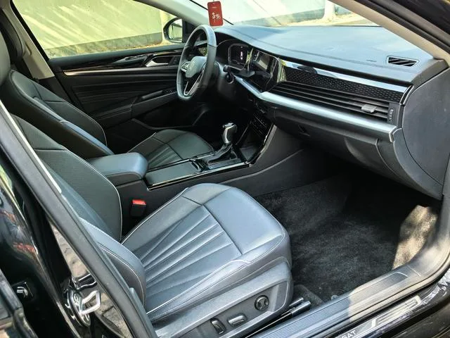 Volkswagen Passat 2024 380TSI Star Elite Edition interior photo 7