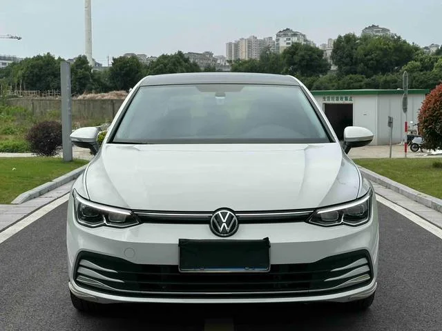 Volkswagen Golf 2023 280TSI DSG Pro extérieur photo 2 Volkswagen Golf 2023 280TSI DSG Pro extérieur photo 2