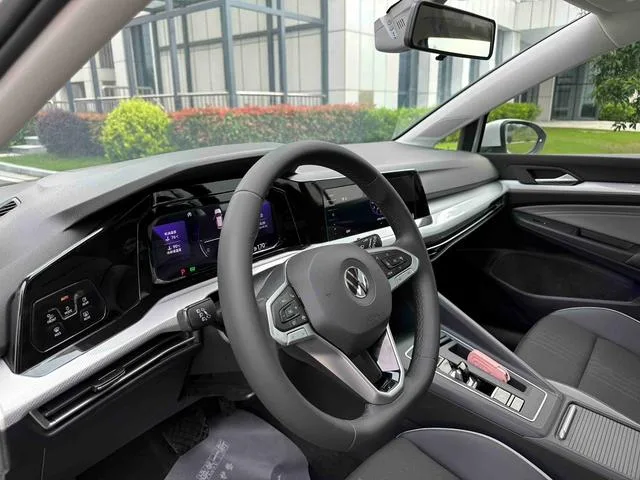 Volkswagen Golf 2023 280TSI DSG Pro extérieur photo 5 Volkswagen Golf 2023 280TSI DSG Pro extérieur photo 5