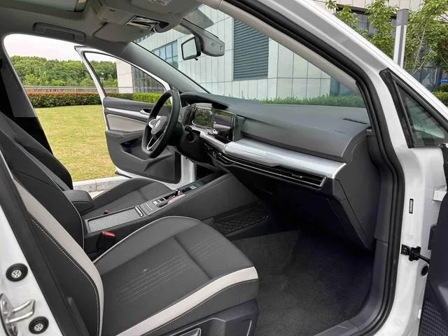 Volkswagen Golf 2023 280TSI DSG Pro extérieur photo 8 Volkswagen Golf 2023 280TSI DSG Pro extérieur photo 8
