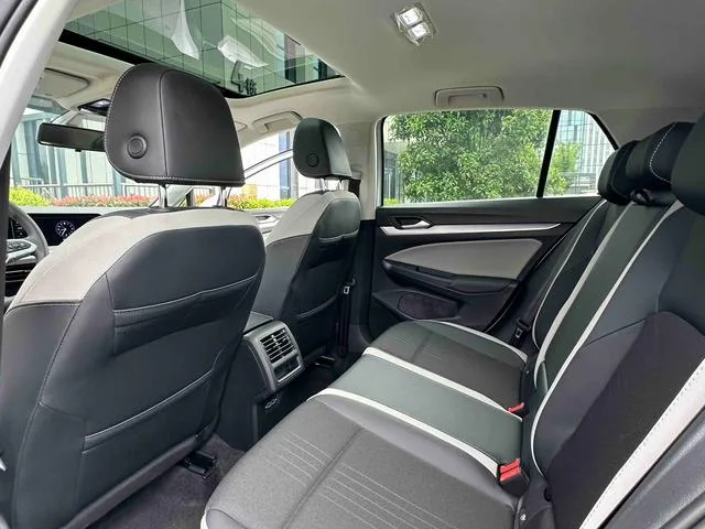 Volkswagen Golf 2023 280TSI DSG Pro extérieur photo 10 Volkswagen Golf 2023 280TSI DSG Pro extérieur photo 10