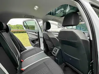 Volkswagen Golf 2023 280TSI DSG Pro intérieur photo 11 Volkswagen Golf 2023 280TSI DSG Pro intérieur photo 11