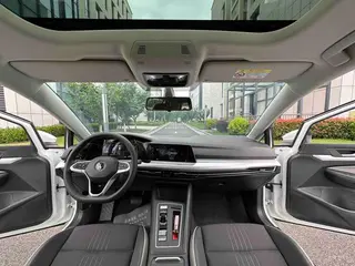 Volkswagen Golf 2023 280TSI DSG Pro intérieur photo 16 Volkswagen Golf 2023 280TSI DSG Pro intérieur photo 16