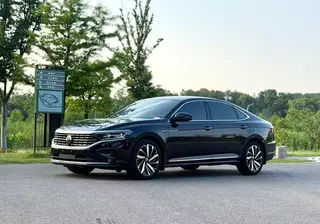 Volkswagen Passat 2022 380TSI Versión principal exterior foto 1 Volkswagen Passat 2022 380TSI Versión principal exterior foto 1
