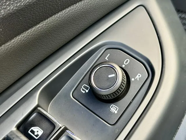 Volkswagen Passat 2022 380TSI Versión principal exterior foto 10 Volkswagen Passat 2022 380TSI Versión principal exterior foto 10