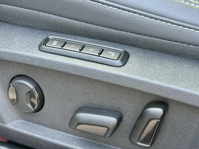 Volkswagen Passat 2022 380TSI Versión principal interior foto 11 Volkswagen Passat 2022 380TSI Versión principal interior foto 11