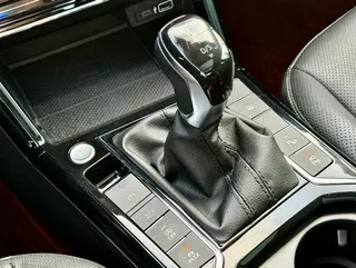 Volkswagen Passat 2022 380TSI Versión principal interior foto 13 Volkswagen Passat 2022 380TSI Versión principal interior foto 13