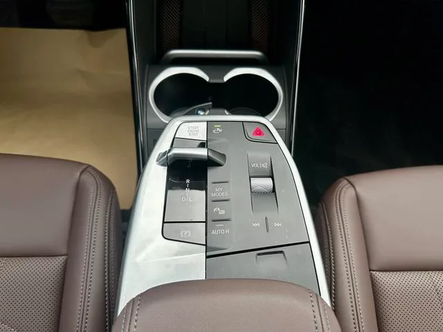 BMW X1 2025 sDrive25Li X Traje de diseño interior foto 17 BMW X1 2025 sDrive25Li X Traje de diseño interior foto 17