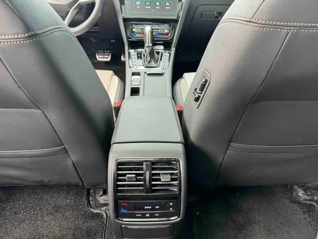 Volkswagen Magotan 2023 200 Edición conmemorativa de 10,000 vehículos 330TSI DSG De lujo exterior foto 5