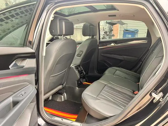 Volkswagen Passat 2023 Restyling 330TSI Star Deluxe Edition interior photo 7 Volkswagen Passat 2023 Restyling 330TSI Star Deluxe Edition interior photo 7