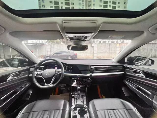 Volkswagen Passat 2023 Restyling 330TSI Star Deluxe Edition interior photo 9 Volkswagen Passat 2023 Restyling 330TSI Star Deluxe Edition interior photo 9