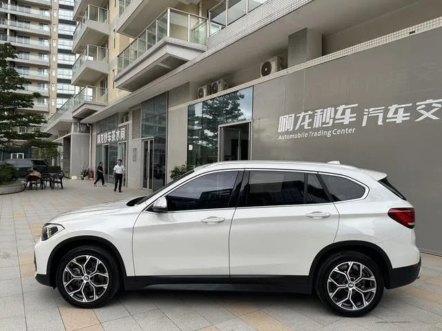 BMW X1 2022 sDrive25Li Leading Type interior photo 15 BMW X1 2022 sDrive25Li Leading Type interior photo 15