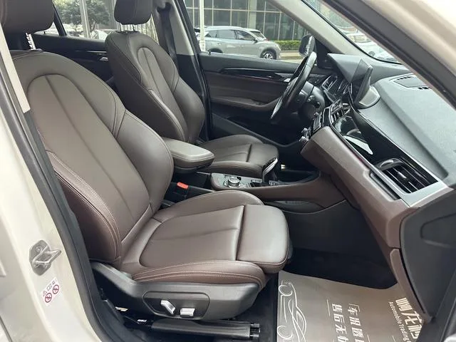 BMW X1 2022 sDrive25Li Leading Type interior photo 19 BMW X1 2022 sDrive25Li Leading Type interior photo 19