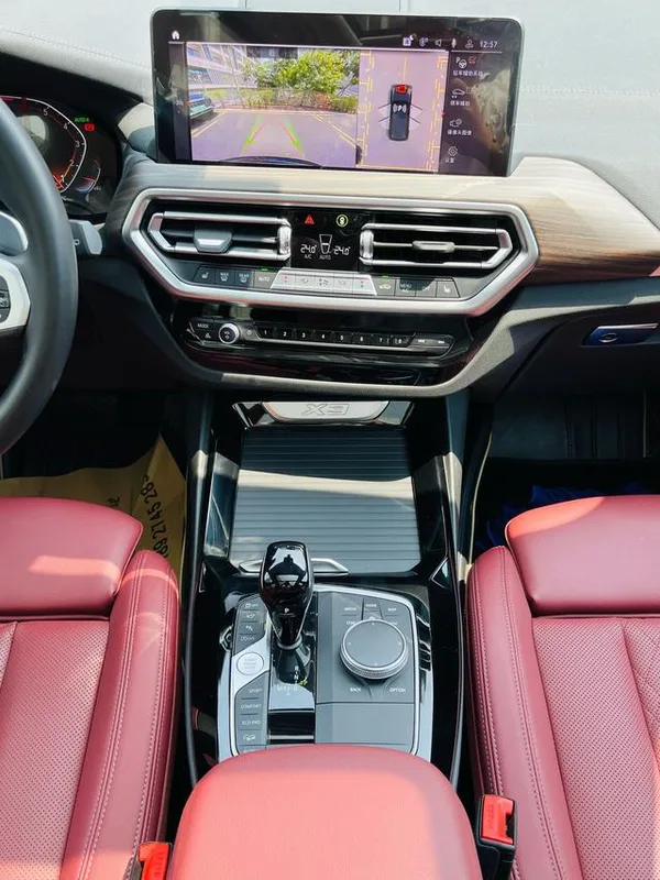 BMW X3 2022 xDrive30i Leading Type M Obsidian Night Suit interior photo 15 BMW X3 2022 xDrive30i Leading Type M Obsidian Night Suit interior photo 15