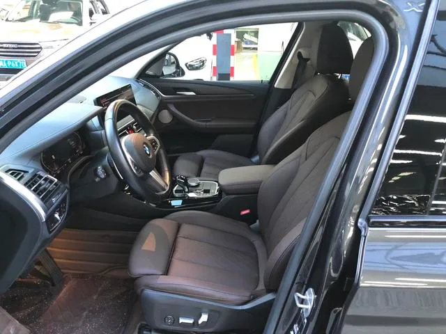 BMW X3 2022 xDrive30i Leader M Ensemble de nuit Yao intérieur photo 11 BMW X3 2022 xDrive30i Leader M Ensemble de nuit Yao intérieur photo 11