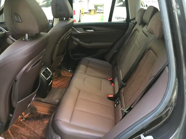 BMW X3 2022 xDrive30i Leader M Ensemble de nuit Yao intérieur photo 13 BMW X3 2022 xDrive30i Leader M Ensemble de nuit Yao intérieur photo 13