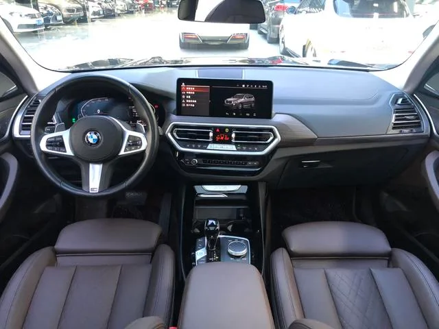 BMW X3 2022 xDrive30i Leader M Ensemble de nuit Yao intérieur photo 15 BMW X3 2022 xDrive30i Leader M Ensemble de nuit Yao intérieur photo 15