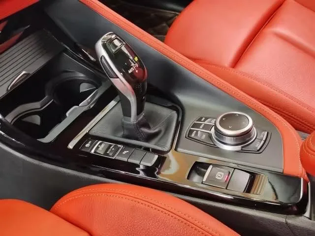 BMW X2 2021 sDrive25i M Спортивный костюм экстерьер фото 7 BMW X2 2021 sDrive25i M Спортивный костюм экстерьер фото 7