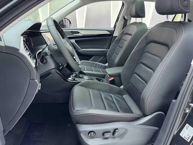 Volkswagen Tayron 2021 330TSI Deux roues motrices 3 Anniversaire édition limitée intérieur photo 13 Volkswagen Tayron 2021 330TSI Deux roues motrices 3 Anniversaire édition limitée intérieur photo 13