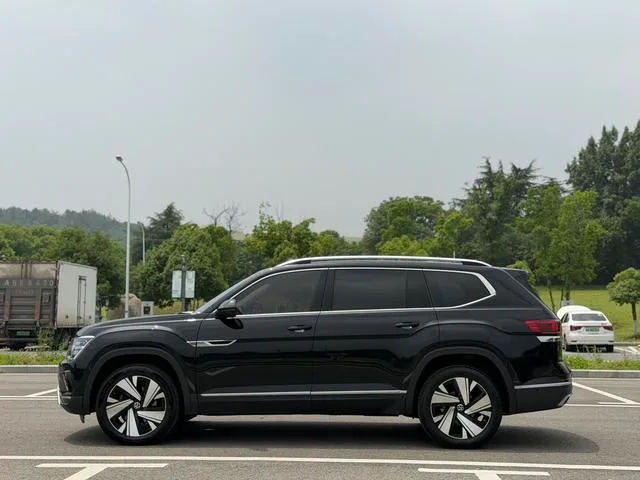 Volkswagen Teramont 2023 330TSI Two-wheel Drive Respect Deluxe Edition exterior photo 4