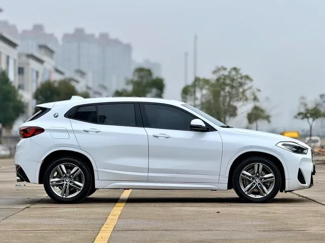 BMW X2 2022 sDrive25i M Conjunto deportivo exterior foto 4 BMW X2 2022 sDrive25i M Conjunto deportivo exterior foto 4