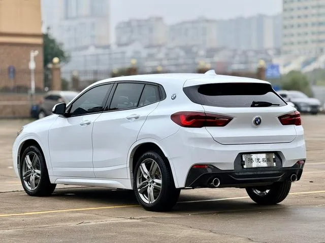 BMW X2 2022 sDrive25i M Conjunto deportivo exterior foto 5 BMW X2 2022 sDrive25i M Conjunto deportivo exterior foto 5