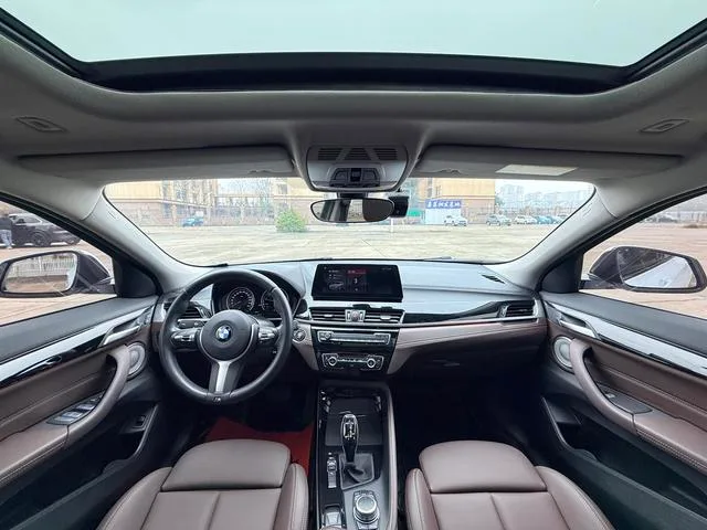 BMW X2 2022 sDrive25i M Conjunto deportivo interior foto 11 BMW X2 2022 sDrive25i M Conjunto deportivo interior foto 11