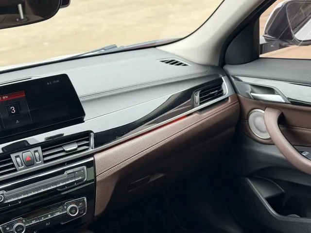 BMW X2 2022 sDrive25i M Conjunto deportivo interior foto 14 BMW X2 2022 sDrive25i M Conjunto deportivo interior foto 14