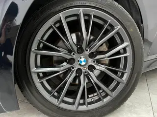 BMW 3 Series 2023 325Li M Sports Night Suit exterior photo 5 BMW 3 Series 2023 325Li M Sports Night Suit exterior photo 5