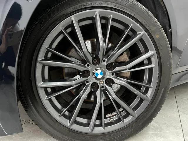 BMW 3 Series 2023 325Li M Sports Night Suit exterior photo 5 BMW 3 Series 2023 325Li M Sports Night Suit exterior photo 5