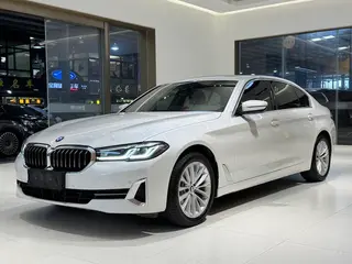 BMW 5 Series 2022 Reforma 525Li Traje de lujo exterior foto 1