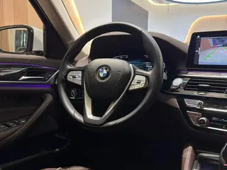 BMW 5 Series 2022 Reforma 525Li Traje de lujo interior foto 11