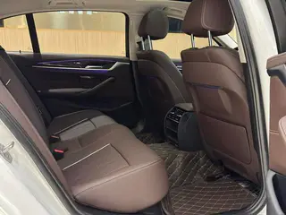 BMW 5 Series 2022 Reforma 525Li Traje de lujo interior foto 18