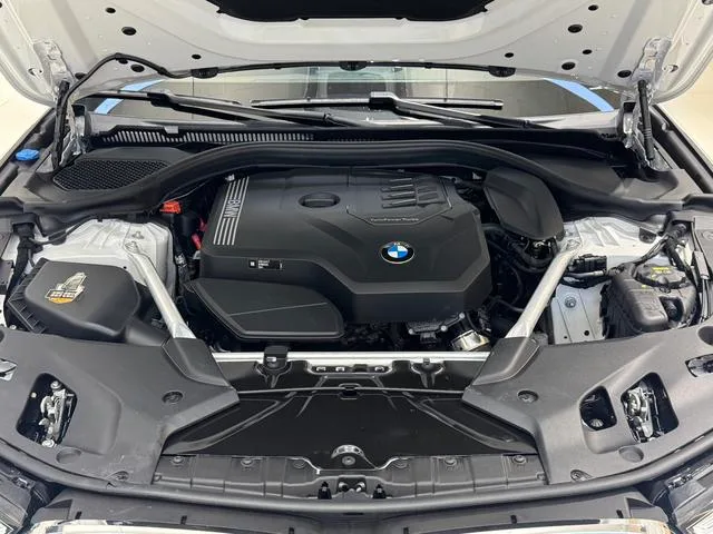 BMW 5 Series 2022 Reforma 525Li Traje de lujo interior foto 19
