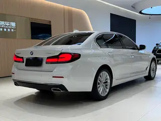 BMW 5 Series 2022 Reforma 525Li Traje de lujo interior foto 20