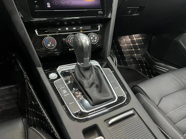 Volkswagen Magotan 2020 280TSI DSG Comfortable interior photo 10