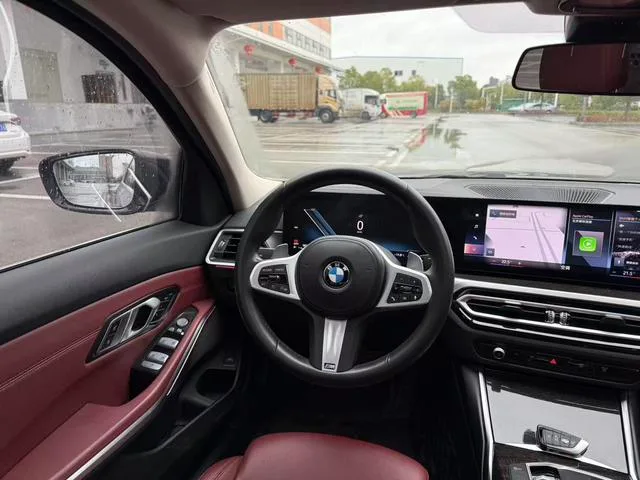 BMW 3 Series 2023 325Li M Sports suit interior photo 9 BMW 3 Series 2023 325Li M Sports suit interior photo 9