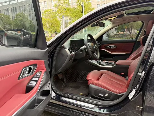 BMW 3 Series 2023 325Li M Sports suit interior photo 10 BMW 3 Series 2023 325Li M Sports suit interior photo 10