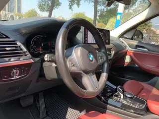 BMW X3 2022 Second change xDrive30i Leading Type M Obsidian Night Suit interior photo 18 BMW X3 2022 Second change xDrive30i Leading Type M Obsidian Night Suit interior photo 18
