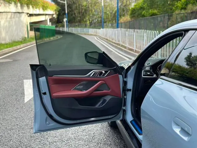 BMW 4 Series 2022 425i Gran Coupe M Sports Night Suit interior photo 12 BMW 4 Series 2022 425i Gran Coupe M Sports Night Suit interior photo 12