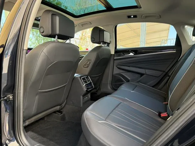 Volkswagen Passat 2024 380TSI Star Elite Edition interior photo 10 Volkswagen Passat 2024 380TSI Star Elite Edition interior photo 10