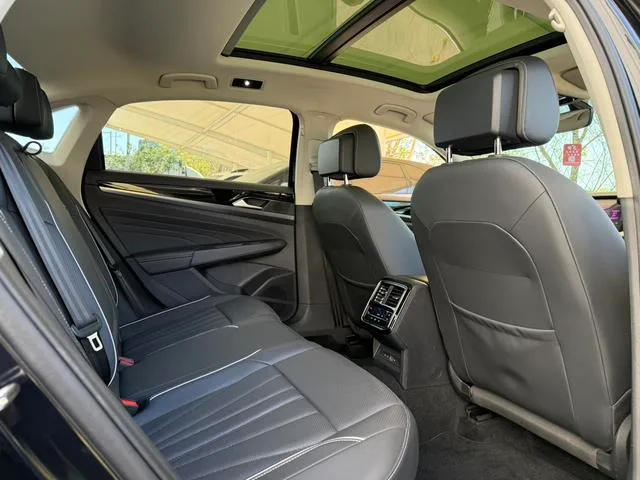 Volkswagen Passat 2024 380TSI Star Elite Edition interior photo 11 Volkswagen Passat 2024 380TSI Star Elite Edition interior photo 11