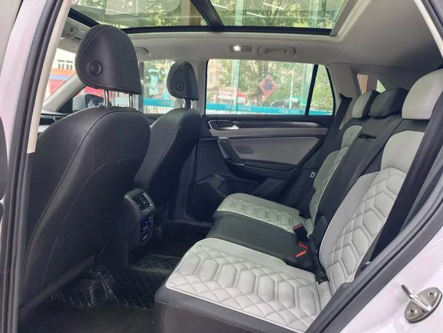 Volkswagen Tayron 2024 300TSI Two-wheel drive luxury Plus Advanced version interior photo 15
