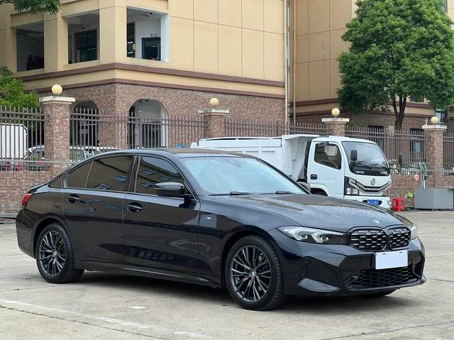 BMW 3 Series 2023 325Li M Traje nocturno deportivo Yao exterior foto 3