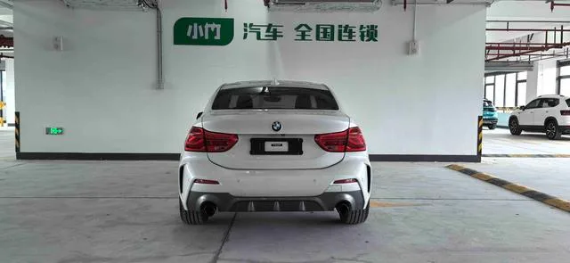 BMW 1 Series 2021 120i M Edición nocturna deportiva exterior foto 8